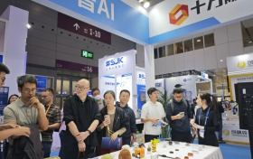 十方融海深耕生态建设，荔课与女娲云教室立数字技能发展行业典范